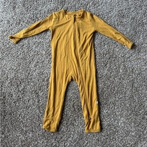 KYTE baby mustard yellow zipper romper